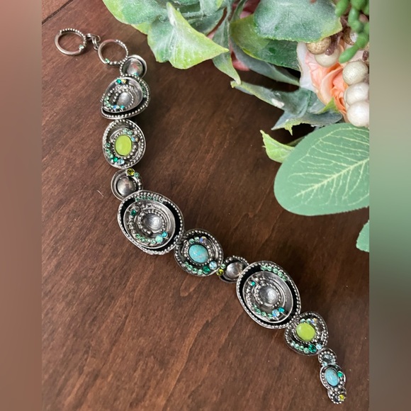 Artistic Sorrelli Vintage Handcrafted Bracelet - Picture 7 of 17